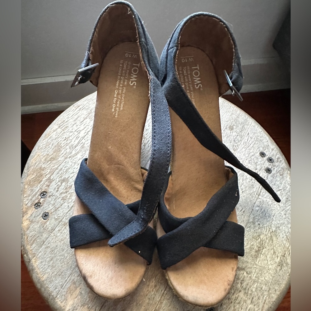 Toms wedges